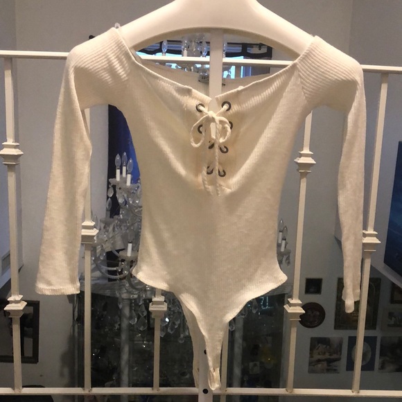 Fashion Nova Tops - Fashion Nova🥳HP🥳White Sweater Bodysuit